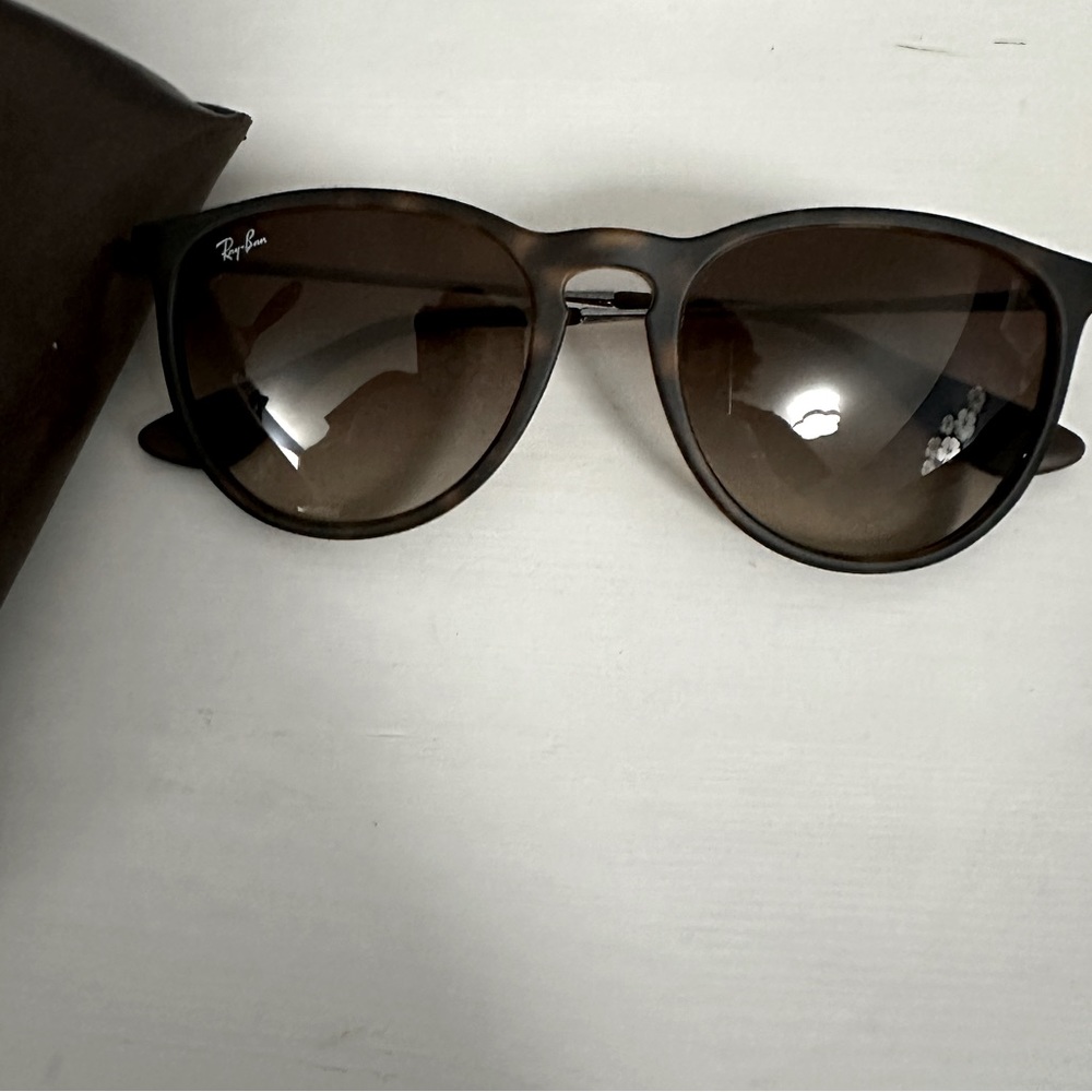 Ray-Ban Erika Classic 54mm Sunglasses